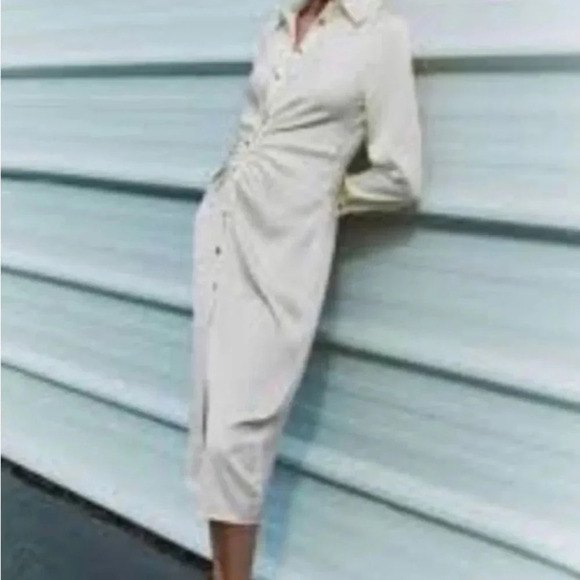 Zara Dress
SATIN EFFECT SHIRT DRESS SPECIAL EDITION - Picture 2 of 5